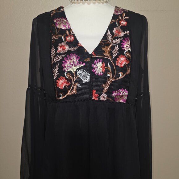 White House Black Market Floral Embroidered Black Chiffon Top – Size 8 - Picture 2 of 6
